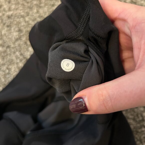 Lululemon Wunder Under Scalloped Hem High Rise Cropped Leggings, size 8 - Picture 5 of 9